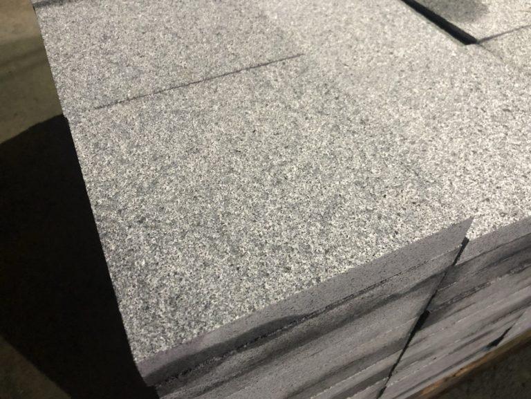 Гранит Sesame Black плиты
