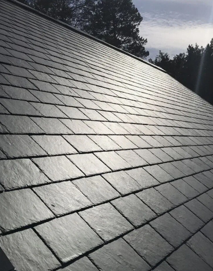 roofing-02-lifestyle-roof Плитка из черного сланца для кровли от поставщика Стоко фото №2 из галереи